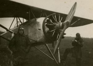 Read more about the article Aviacijos muziejus kviečia marijampoliečius pažinčiai su tarpukario aviacija ir skrydžio potyriams
